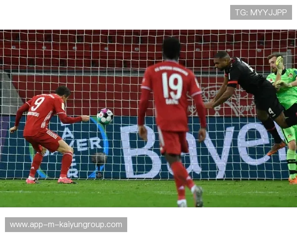 谢什科补时第4分钟侧身凌空抽射绝杀，曼联逆转